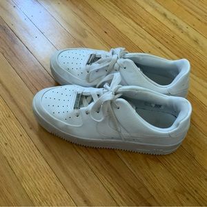 Nike platform air force 1